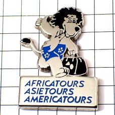 ピンバッジ・旅行に出るライオン急ぐ黒いカバン花柄の半ズボン AFRICATOURS ASIETOURS AMERICATOURS