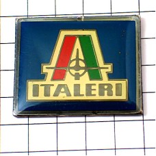 ピンバッジ・イタレリ模型プラモデル会社イタリア国旗色