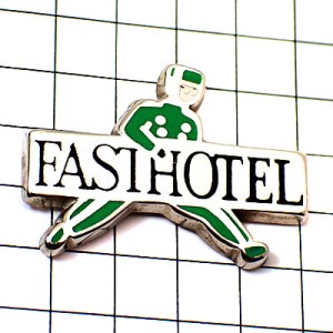 ピンバッジ・ホテルのポーター緑の制服 FAST-HOTEL