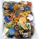 フランス ピンズ 雑貨 ヴィンテージ ピンバッジまとめて50個セット まとめ売り 大量 フレンチ ビンテージ 広告 スズラン亀キリン香水チョコレート船など