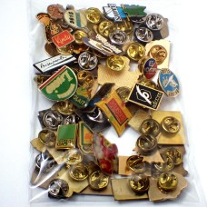 フランス ピンズ 雑貨 ヴィンテージ ピンバッジまとめて50個セット まとめ売り 大量 フレンチ ビンテージ 広告 ハート白い鳥TVソファ赤いＬ靴など