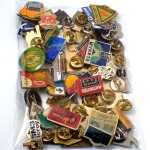 フランス ピンズ 雑貨 ヴィンテージ ピンバッジまとめて50個セット まとめ売り 大量 フレンチ ビンテージ 広告 カナダ国旗AP三角定規ブルー青い手など