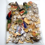 フランス ピンズ 雑貨 ヴィンテージ ピンバッジまとめて50個セット まとめ売り 大量 フレンチ ビンテージ 広告 サンダル船イルカ地球ゾウ赤い車カナダ乙女座など