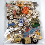 フランス ピンズ 雑貨 ヴィンテージ ピンバッジまとめて50個セット まとめ売り 大量 フレンチ ビンテージ 広告 ランナー真っ赤なハート鳥ダンス民族舞踊など