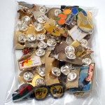 フランス ピンズ 雑貨 ヴィンテージ ピンバッジまとめて50個セット まとめ売り 大量 フレンチ ビンテージ 広告 コダック女の子ヤシの木シェフ欧州旗など