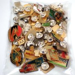 フランス ピンズ 雑貨 ヴィンテージ ピンバッジまとめて50個セット まとめ売り 大量 フレンチ ビンテージ 広告 ヘルメットF1スキー学校子ども宇宙飛行士魚など