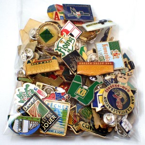 フランス ピンズ 雑貨 ヴィンテージ ピンバッジまとめて50個セット まとめ売り 大量 フレンチ ビンテージ 広告 パン屋さんお城ワイン酒ビール料理人シェフなど