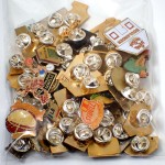 フランス ピンズ 雑貨 ヴィンテージ ピンバッジまとめて50個セット まとめ売り 大量 フレンチ ビンテージ 広告 パン屋さんお城ワイン酒ビール料理人シェフなど