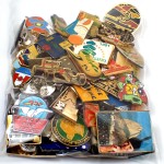 フランス ピンズ 雑貨 ヴィンテージ ピンバッジまとめて50個セット まとめ売り 大量 フレンチ ビンテージ 広告 パリマッチ雑誌ヘルメットF1レースカー車チーズなど