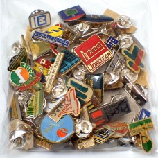 フランス ピンズ 雑貨 ヴィンテージ ピンバッジまとめて50個セット まとめ売り 大量 フレンチ ビンテージ 広告 バスケットボール工場アルファベットＭなど