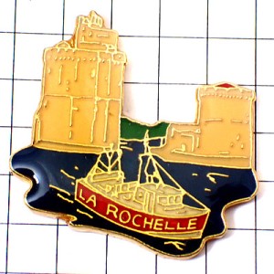 ピンバッジ・船ボートとお城ラロシェル LA-ROCHELLE