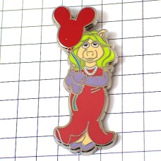 ピンバッジ・ドレスを着たブタ豚キャラクターディズニー MISS-PIGGY THE-MUPPETS