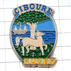 ピンバッジ・ラグビー球ボール銀色の馬や船シルバー緑の木 CIBOURE RUGBY FRANCE