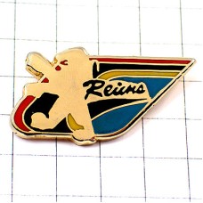 ピンバッジ・プジョー金色のライオン車ランスのガレージ PEUGEOT REIMS FRANCE