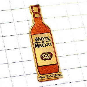 ピンバッジ・ホワイトマッケイ酒ウイスキー瓶 WHYTE&MACKAY WHISKY SCOTLAND