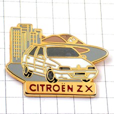 ピンバッジ・シトロエンＺＸ車と町の風景 CITROEN FRANCE