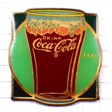 ピンバッジ・コカコーラ氷入りグラス一杯1935年