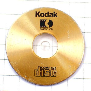 ピンバッジ・コダック写真フィルム金色CD KODAK