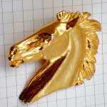 ピンバッジ・金色の馬ゴールド