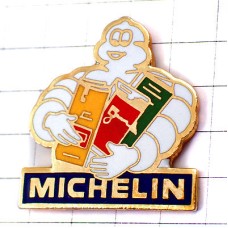 ピンバッジ・ミシュランガイドを持つビバンダムくん本３冊 MICHELIN GUIDE BIBENDUM FRANCE