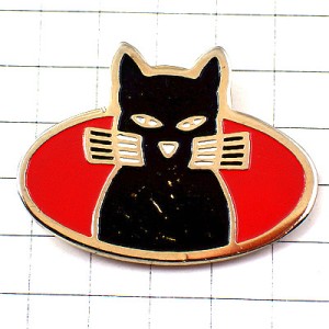 ピンバッジ・クロネコ正面向きの黒猫クラヴァンＡタバコ煙草 CRAVEN TOBACCO ENGLAND CRAVEN-A BLACK-CAT