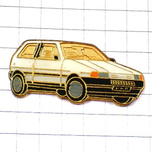 ピンバッジ・フィアット車ウノ白 FIAT-UNO FIAT ITALIA ITALY