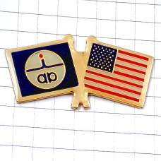 ピンバッジ・アメリカ国旗/USA星条旗とIAB社旗 FLAG