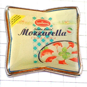 ピンバッジ・モッツァレラチーズの袋 GALBANI MOZZARELLA ITALIA