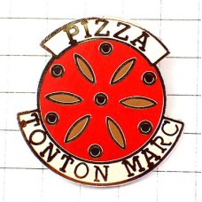 ピンバッジ・マークおじさんのピザ一枚 PIZZA TONTON-MARC