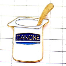 ピンバッジ・ダノン乳製品ヨーグルト容器スプーンの柄 DANONE