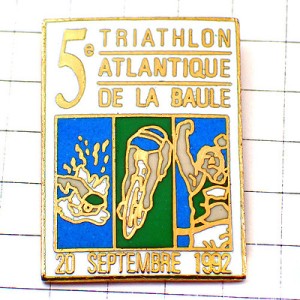 ピンバッジ・紋章トライアスロン自転車マラソン水泳 TRIATHLON LA-BAULE ATLANTIQUE