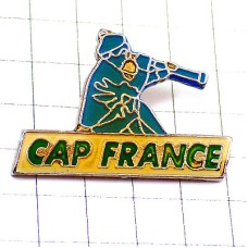 ピンバッジ・望遠鏡でのぞくフランス人 CAP-FRANCE