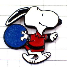 ピンバッジ・ボウリングするスヌーピー青い球 SNOOPY UFS