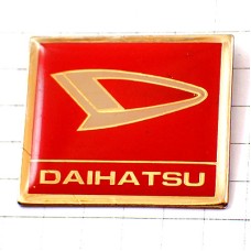 ピンバッジ・ダイハツ車エンブレム赤ロゴ DAIHATSU