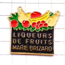 ピンバッジ・マリーブリザール酒フルーツ果物盛合せ MARIE-BRIZARD LIQUOR LIQUEUR FRANCE