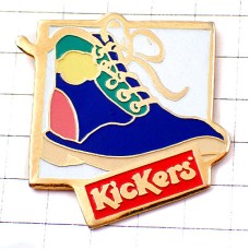 ピンバッジ・キッカーズ革靴ショートブーツ片方 KICKERS