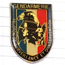 ピンバッジ・警察犬と鷲イーグル鳥フランス国家憲兵隊ジャンダルムリ紋章 GENDARMERIE