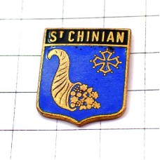 ピンバッジ・サン＝シニアン巻き貝の紋章オック地方の十字ワインのブドウの房 ST-CHINIAN FRANCE