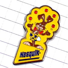 ピンバッジ・ウサギＮシリアル穀物ネスクイック社 NESQUIK CHOCOLATE HUMOUR MUESLI