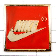 ピンバッジ・ナイキ赤いマークNIKE