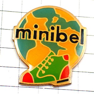 ピンバッジ・革靴の片方と地球ミニベル CHAUSSURES MINIBEL FRANCE