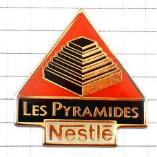 ピンバッジ・ピラミッド三角ネスレのチョコ NESTLE PYRAMIDES SWISS