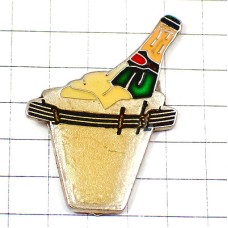 ピンバッジ・冷えたシャンパーニュ酒シャンパン瓶 CHAMPAGNE FRANCE