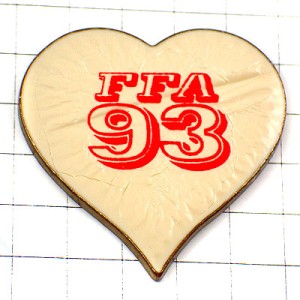 ピンバッジ・ハート型ＦＦＡ９３赤い文字