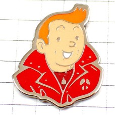 ピンバッジ・タンタンの冒険主人公BD漫画トレンチコート赤 TINTIN HERGE