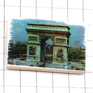 ピンバッジ・パリ凱旋門プラスチック製 ARC-DE-TRIOMPHE CHAMPS-ELYSEES PARIS FRANCE