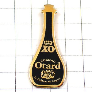 ピンバッジ・オタールのコニャック酒瓶ボトル型 COGNAC-OTARD FRANCE