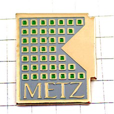 ピンバッジ・メッツ緑の四角の幾何学模様 METZ FRANCE