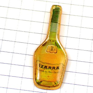 ピンバッジ・イザラお酒ボトル瓶 IZARRA BASQUE FRANCE