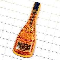 ピンバッジ・コニャック酒マルニエ瓶 COGNAC MARNIER FINE-CHAMPAGNE FRANCE VSOP